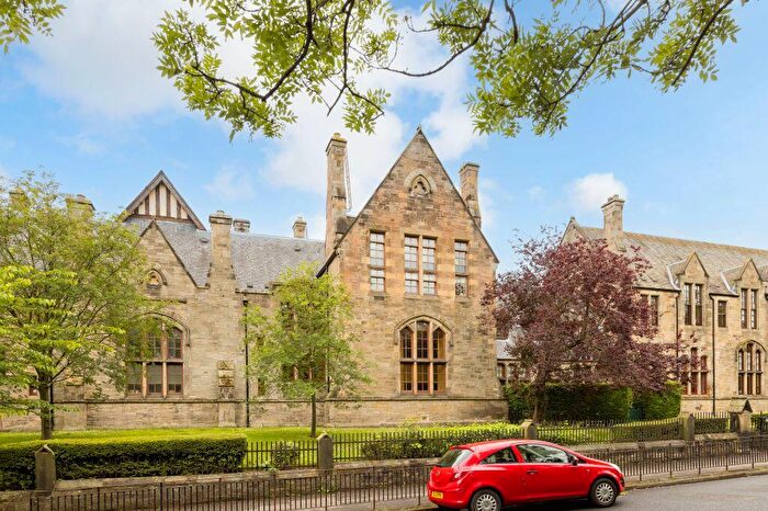 2 Bedroom Duplex For Sale In / Park Avenue, Duddingston, EH15