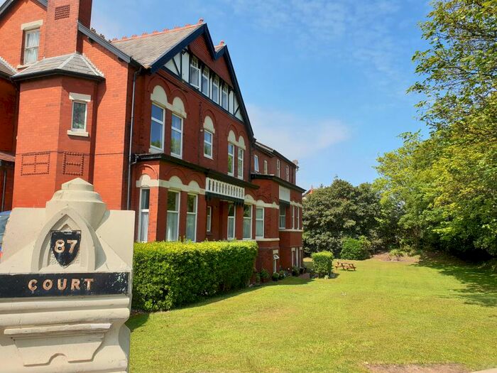 2 Bedroom Apartment To Rent In Promenade, Southport, PR9