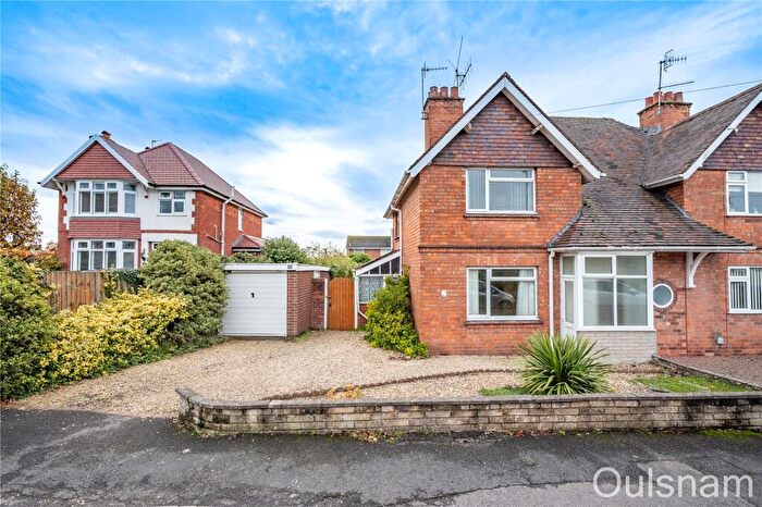 2 Bedroom Semi Detached House For Sale In Holly Road, Bromsgrove, Worcestershire, B61