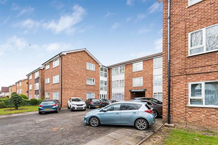 2 Bedroom Flat For Sale In Harrowdene Road, Wembley, HA0