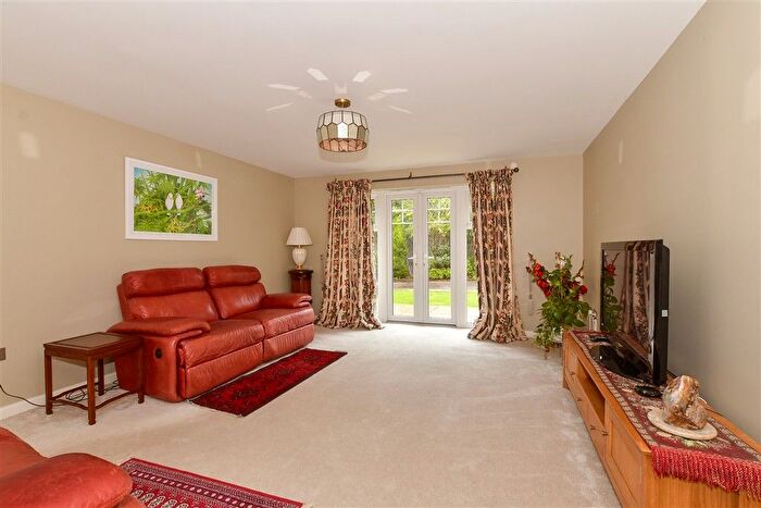 5 Bedroom Detached House For Sale In Rainbow Field, Faygate, Horsham, West Sussex, RH12