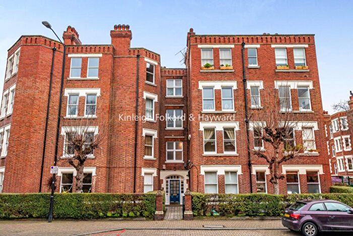 2 Bedroom Flat To Rent In Camberwell New Road, Oval, London, SE5
