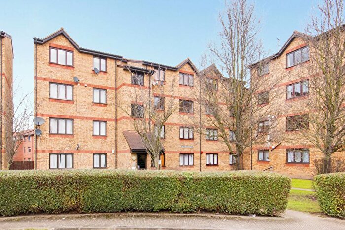 1 Bedroom Apartment To Rent In Sunbury Court, Myers Lane, SE14
