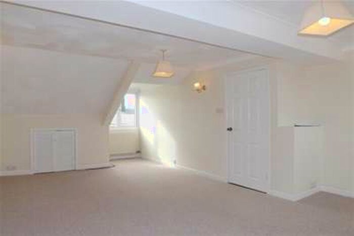 2 Bedroom Flat To Rent In Hill Park Crescent, North Hill *available With Zero Deposit Guarantee*, PL4