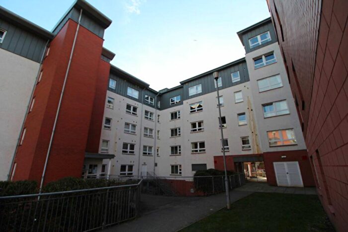 2 Bedroom Flat To Rent In Finlay Drive, Glasgow, G31
