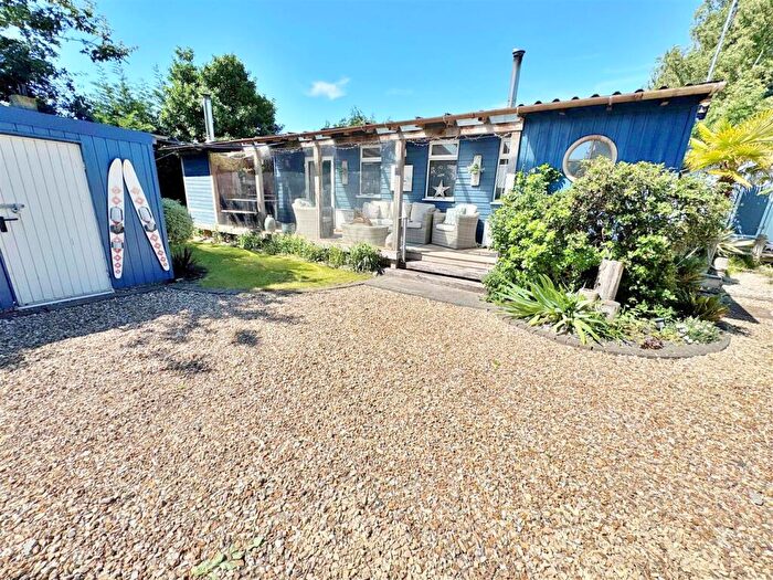 3 Bedroom Chalet For Sale In Humberston Fitties, Humberston, Grimsby, N.E. Lincs, DN36