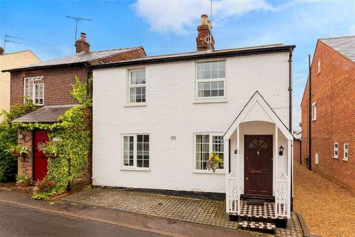 4 Bedroom Detached House To Rent In Folly Fields, Wheathampstead, Hertfordshire, AL4