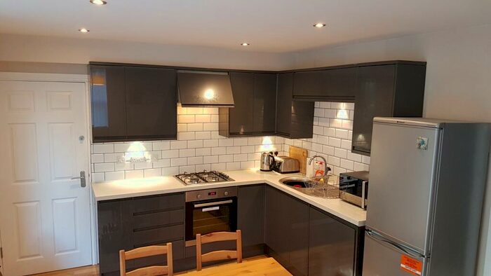 1 Bedroom Apartment To Rent In Newton Road, Leeds, West Yorkshire, LS7