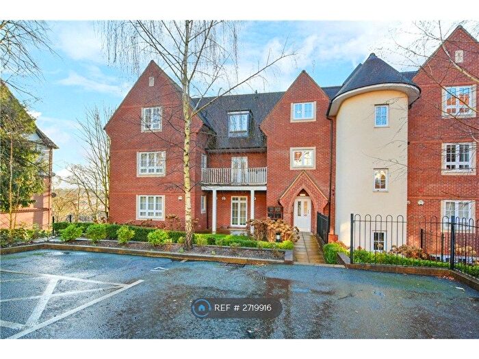 2 Bedroom Flat To Rent In Rectory Avenue, High Wycombe, HP13