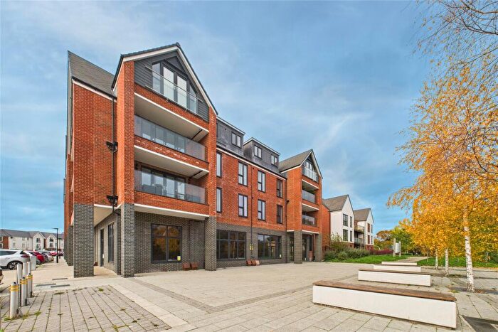 2 Bedroom Apartment For Sale In Beechey Place, Wokingham, Berkshire, RG40