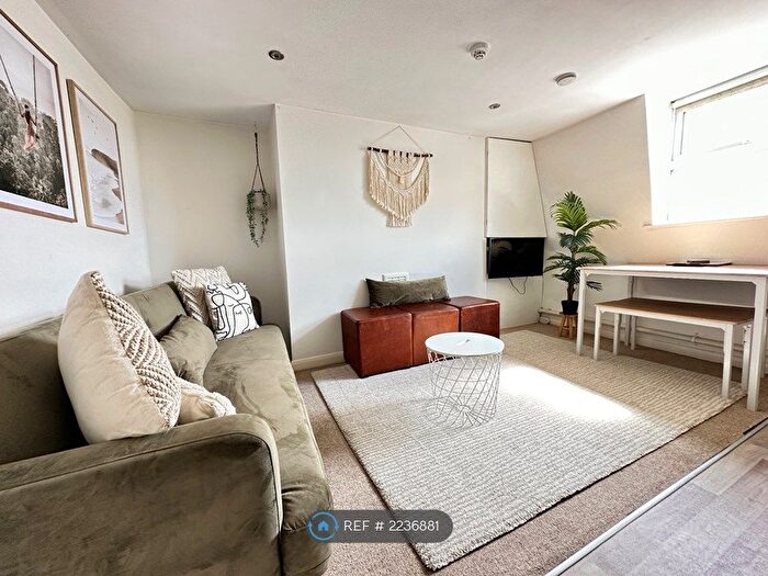 2 Bedroom Flat To Rent In St. James's Street, Brighton, BN2