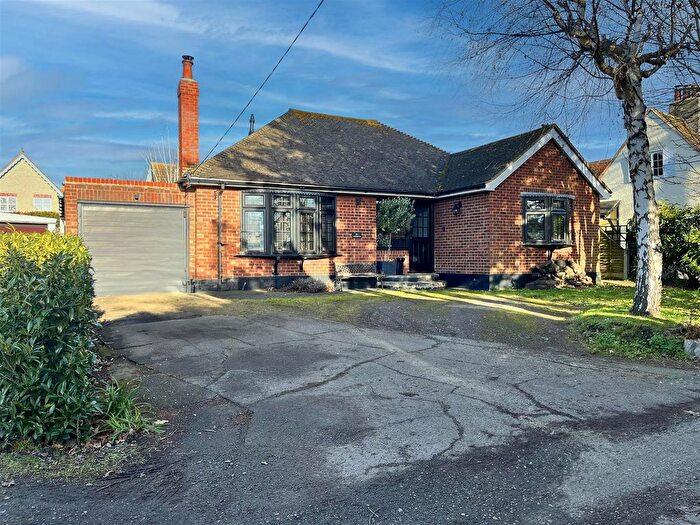 2 Bedroom Detached Bungalow For Sale In Stewards Elm Farm Lane, Stambridge, Rochford, SS4