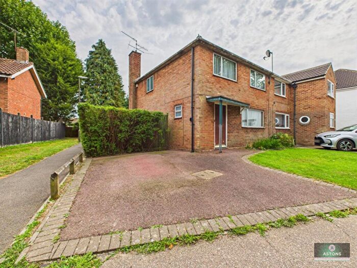 3 Bedroom Semi-Detached House For Sale In Langley Walk, Langley Green, RH11