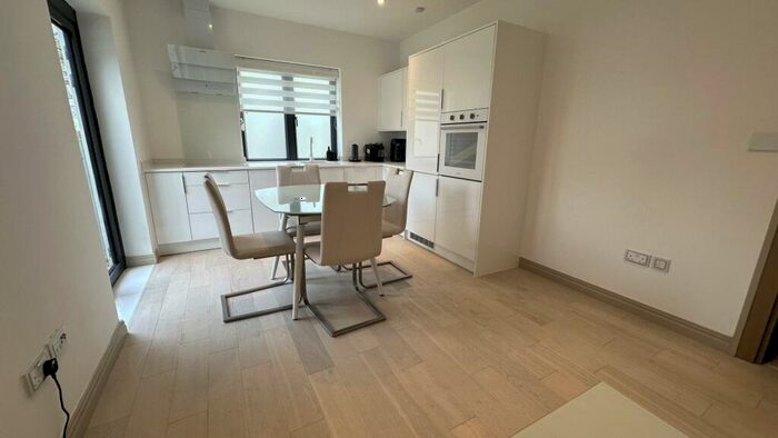 1 Bedroom Flat To Rent In Bush Hill, Winchmore Hill, N21