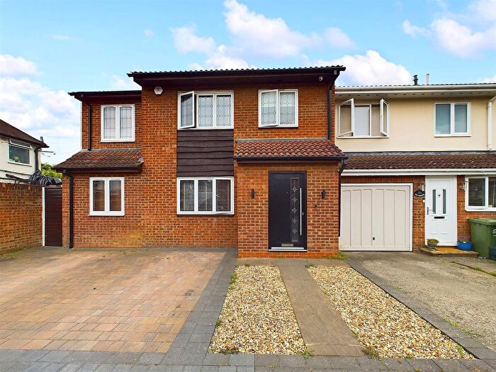 3 Bedroom Property To Rent In Cranford Avenue, Stanwell, Staines, TW19