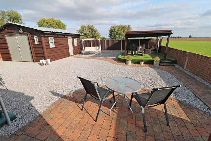 2 Bedroom Detached Bungalow For Sale In Eastoft Road, Luddington, DN17