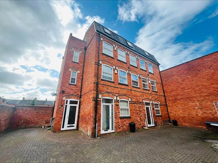 2 Bedroom Maisonette For Sale In Thenford Street, Abington, Northampton, NN1