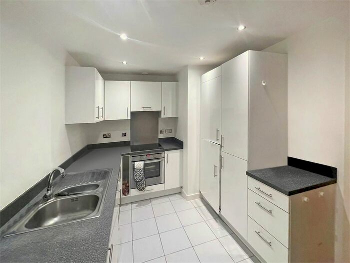 2 Bedroom Flat To Rent In High Street, Uxbridge UB8