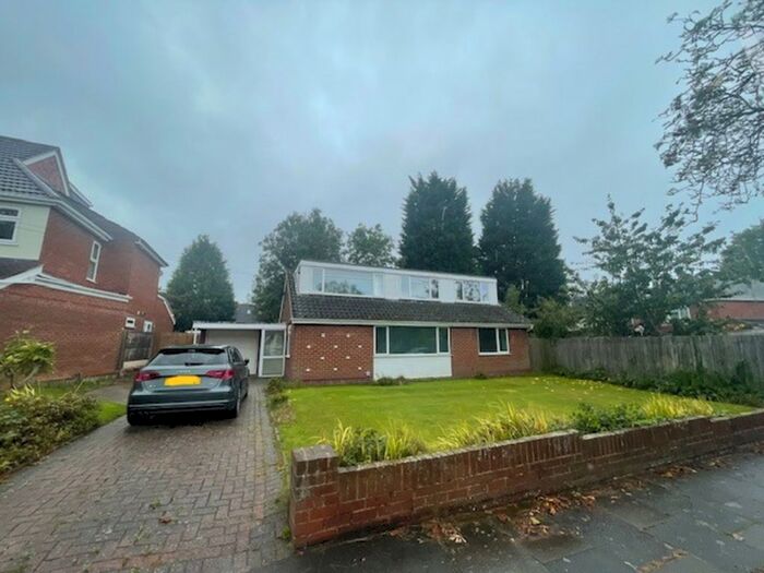 4 Bedroom Bungalow To Rent In Madison Avenue, Birmingham, West Midlands, B36