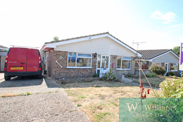 3 Bedroom Detached Bungalow For Sale In Whitehead Crescent, Wootton Bridge, PO33