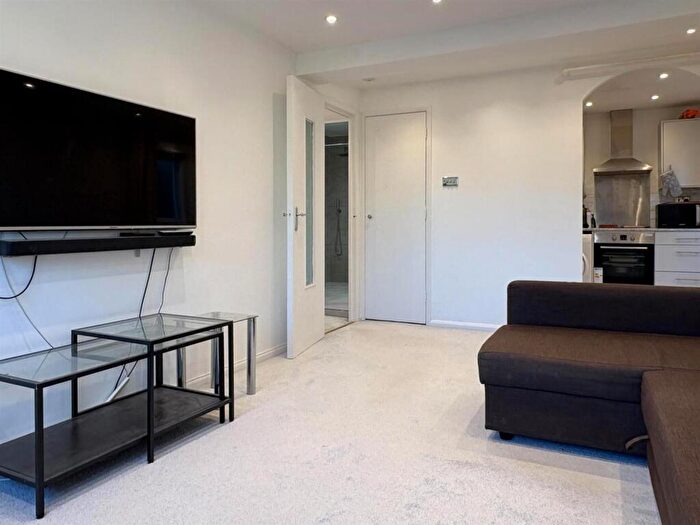 1 Bedroom Flat For Sale In Jade Close, Beckton, E16