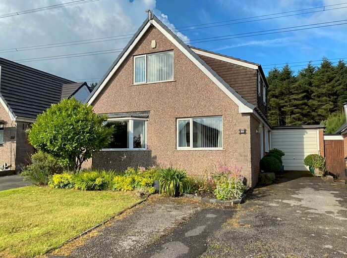3 Bedroom Bungalow For Sale In Glenshiels Avenue, Hoddlesden, Darwen, BB3