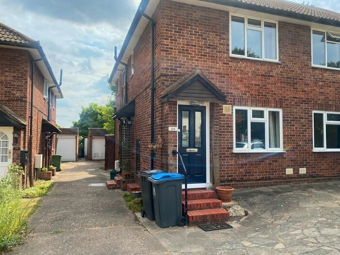 2 Bedroom Flat To Rent In Shrewsbury Close, Surbiton, KT6