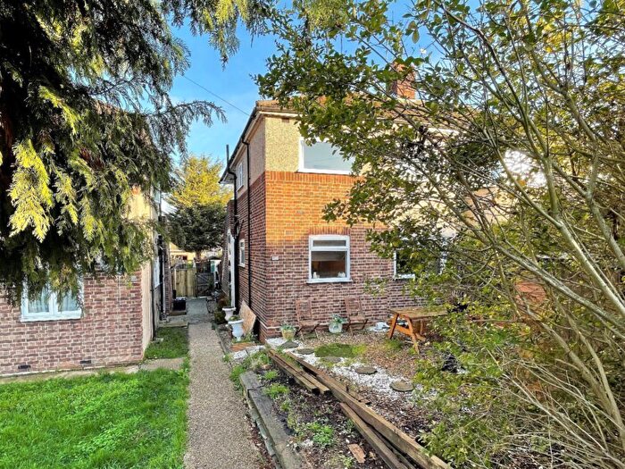 2 Bedroom Maisonette To Rent In Fulwell Avenue, Clayhall, IG5