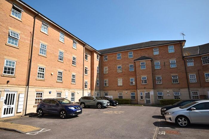 2 Bedroom Flat To Rent In Johnson Court, Southbridge, Northampton, NN4