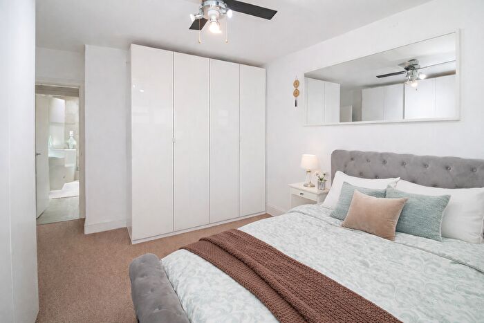 2 Bedroom Flat For Sale In London Road, Croydon, CR0