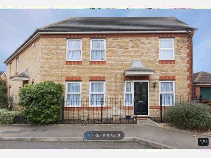 2 Bedroom End Of Terrace House To Rent In Foxglove Road, Romford, Rush Green, RM7