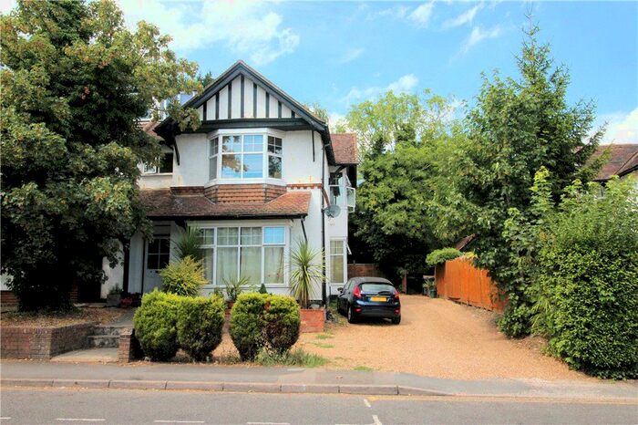 1 Bedroom Flat To Rent In York Road, Woking, Surrey, GU22
