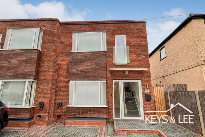 3 Bedroom Semi-Detached House To Rent In Maidstone Avenue, Romford, RM5