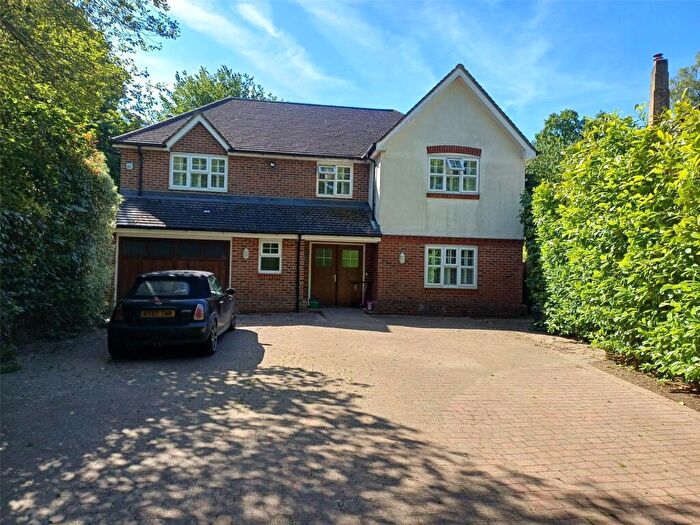 4 Bedroom Detached House For Sale In Harvel Road, Meopham, Gravesend, Kent, DA13
