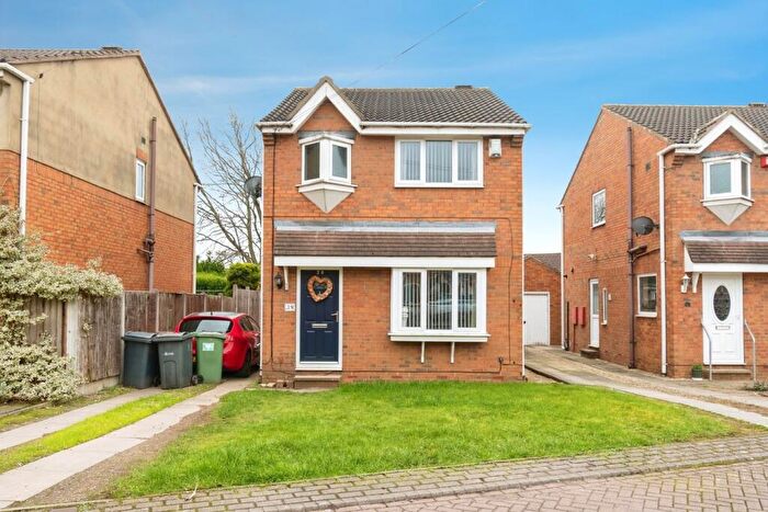 3 Bedroom Detached House For Sale In Richmond Close, Bramley, Leeds, LS13