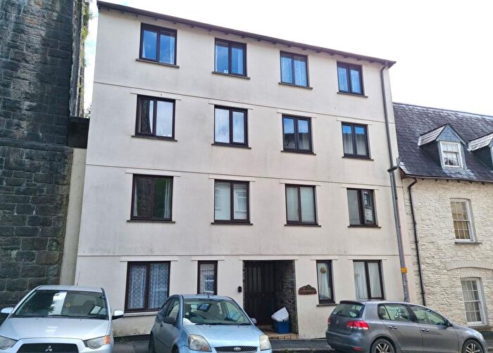 1 Bedroom Flat To Rent In Taylor Square, Tavistock, PL19