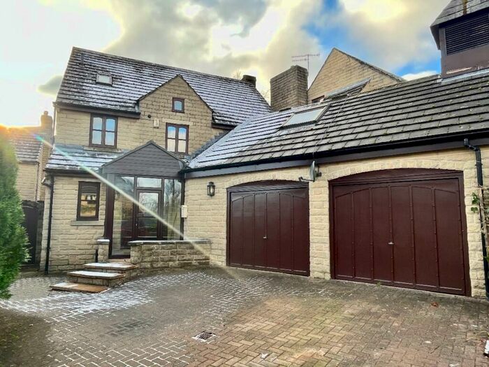 4 Bedroom Semi-Detached House To Rent In Dore Close, Dore, Sheffield, S17