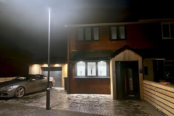 3 Bedroom Semi Detached House To Rent In Sorrel Drive, Kingsbury, Kingsbury, B78