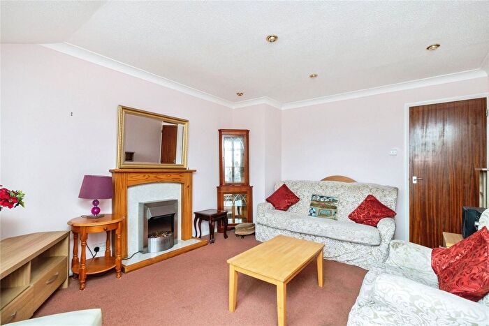 1 Bedroom Flat For Sale In Pebble Court, Paignton, Devon, TQ4