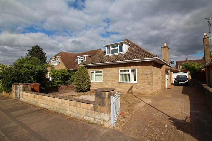 4 Bedroom Detached House For Sale In Warwick Road, Peterborough, PE4