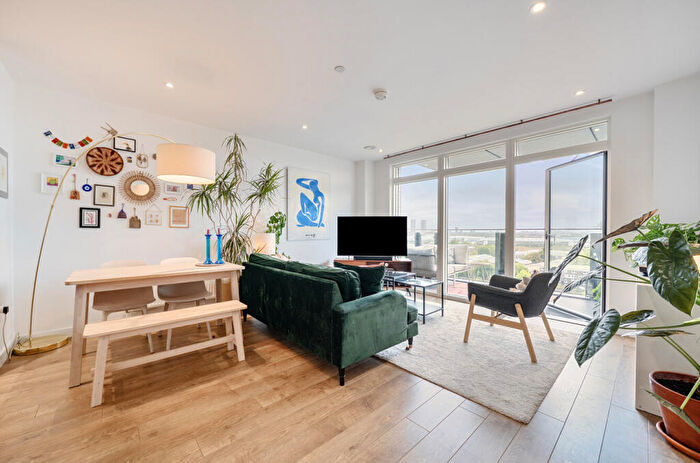 2 Bedroom Apartment For Sale In Madeira Street, Langdon Park, E14