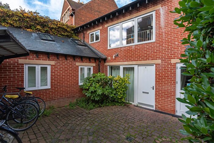1 Bedroom Flat For Sale In St. Bernards Road, Oxford, OX2