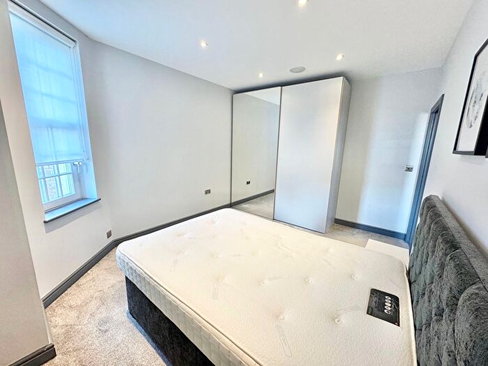 2 Bedroom Flat To Rent In Alexandra Road, Farnborough, GU14