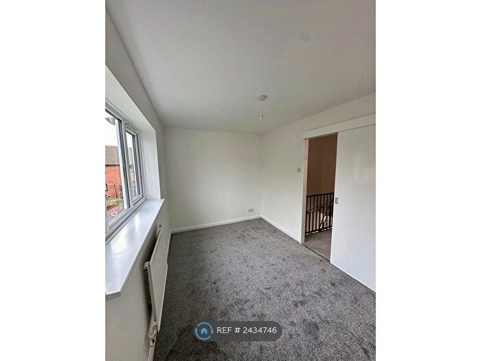 2 Bedroom End Of Terrace House To Rent In St. Pauls Close, Evesham, WR11