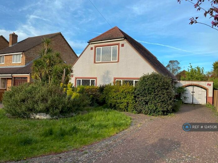 3 Bedroom Bungalow To Rent In Weston Avenue, West Molesey, KT8