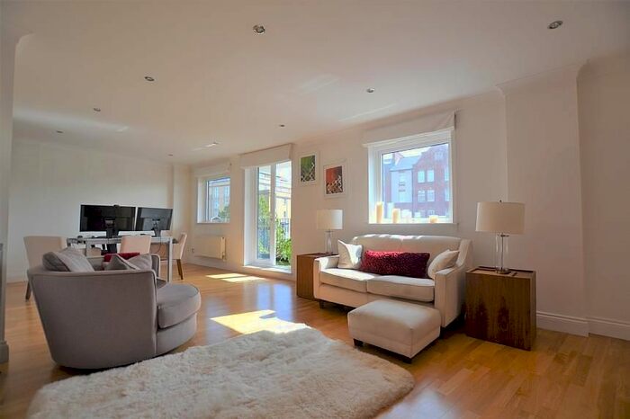 2 Bedroom Flat To Rent In Elizabeth Court, Palgrave Gardens, Palgrave Gardens, London, NW1
