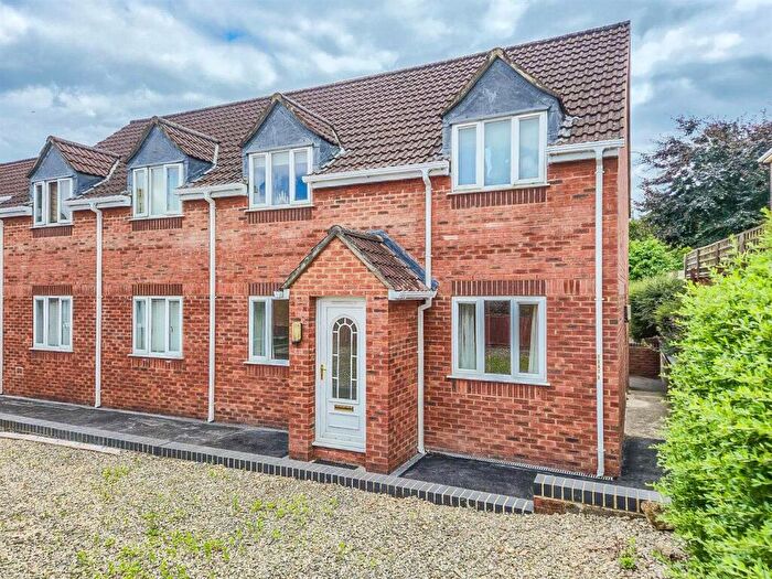1 Bedroom Apartment For Sale In High Street, Cam, GL11