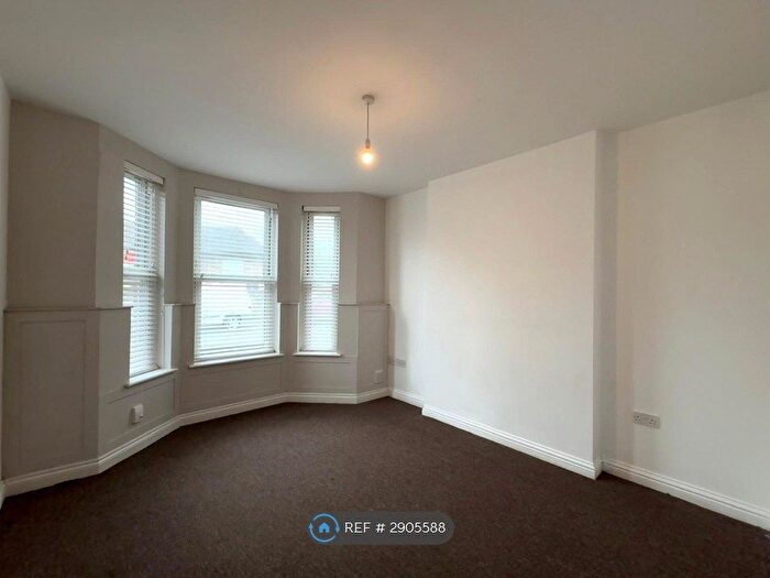 2 Bedroom Flat To Rent In Osborne Road, Bournemouth, BH9