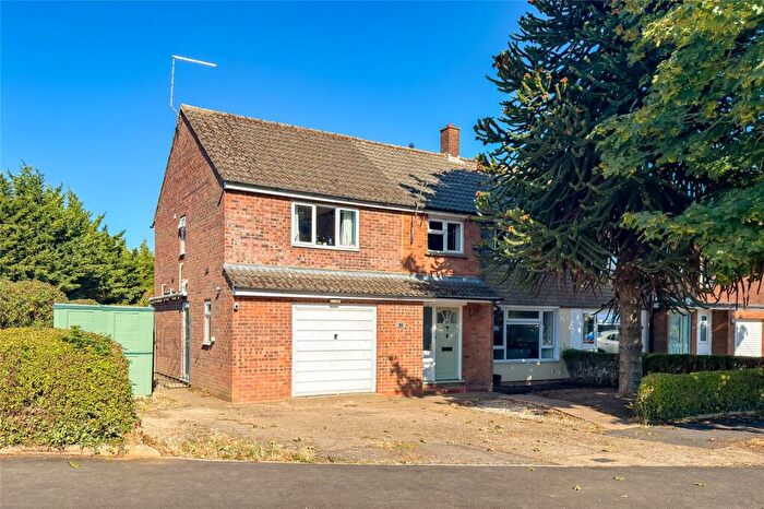 4 Bedroom Semi-Detached House For Sale In Langley Grove, Sandridge, St. Albans, Hertfordshire, AL4