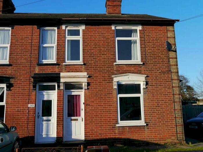 1 Bedroom Flat To Rent In Rosehill Road, Ipswich, Suffolk, IP3